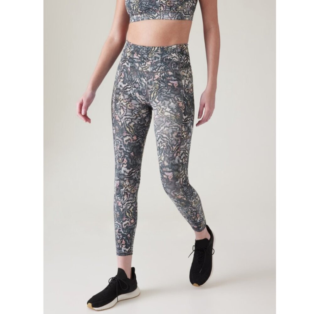 NWT ATHLETA Ultimate Stash 7/8 Tight